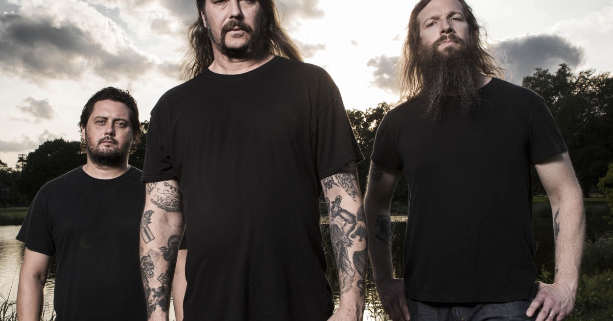 High On Fire Surrounded By Thieves Blogspot