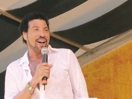 Lady (You Bring Me Up) [Live] Lionel Richie R&B/Soul Music Video 2006 New Songs Albums Artists Singles Videos Musicians Remixes Image