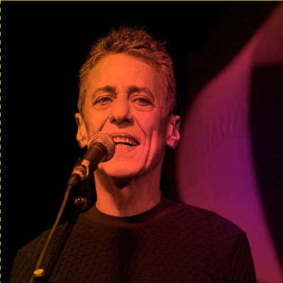 Na Carreira - Chico Buarque