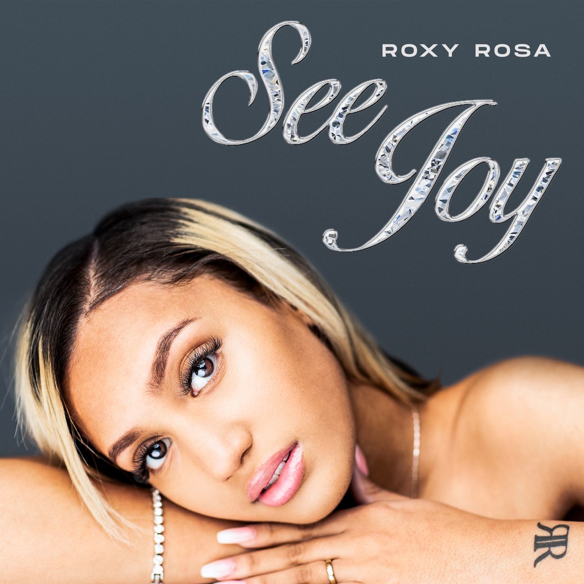 Joy see. Roxy Joy. Roxy Rose. Роза Roxy. Роза Рокси.