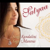 Sings Kundalini Yoga Mantras artwork