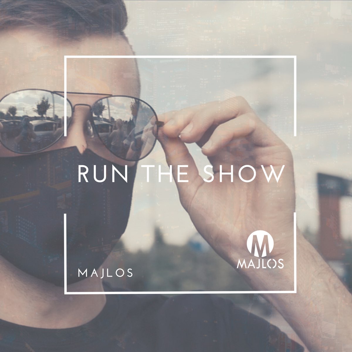 Show me extended mix. Majlo js.