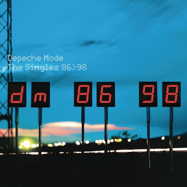 Depeche Mode mit Walking in My Shoes