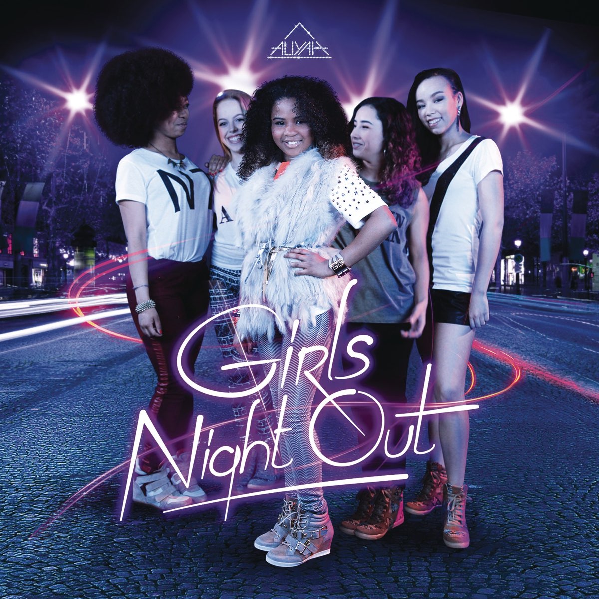 Girl's night. Night out песня. Girls' Night out (LLG). Girls by Night. One Night girl.