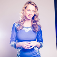 Episode 4: Mom Boss, Wedding Planner and Performer Lynzie Kent