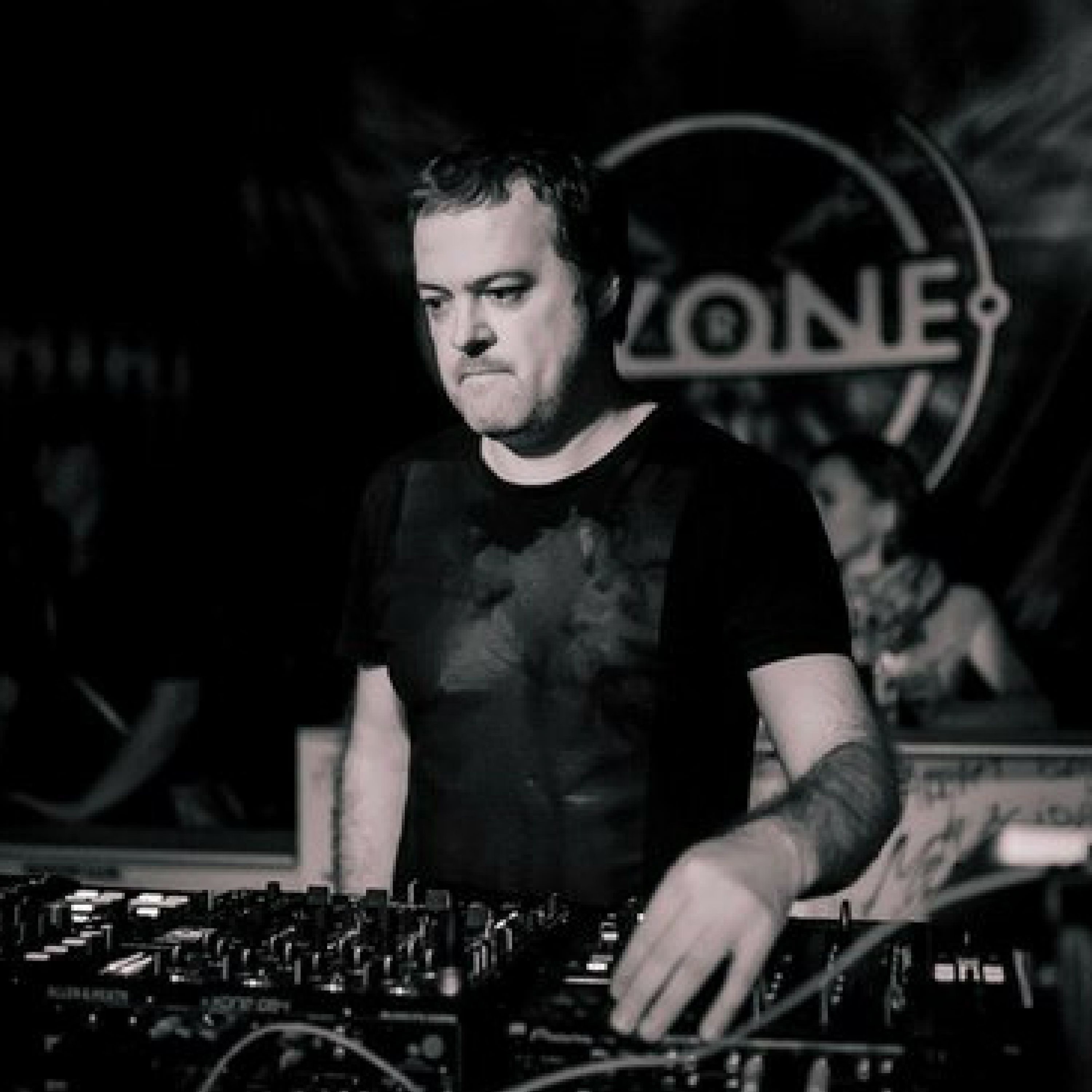 Dj ом. дж в а в ом. диджей ом 3. Dj shamil om. Snob бар казань диджеи.