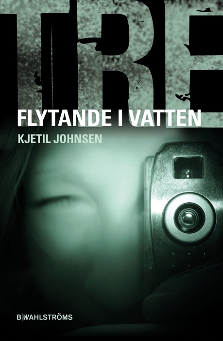 Tre 4 - Flytande i vatten