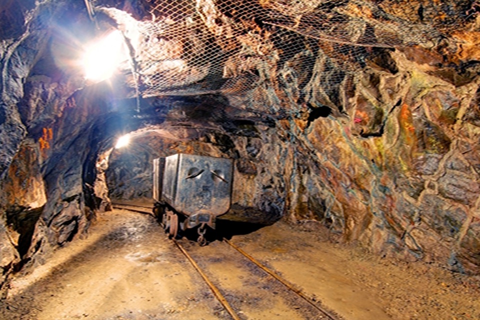 Underground Mining Tunnel Escape screenshot 2