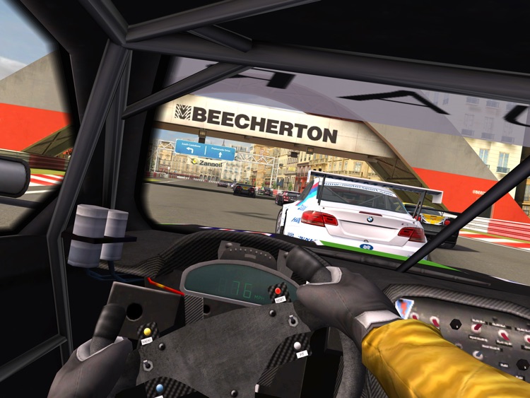 Real Racing 2 HD screenshot-2