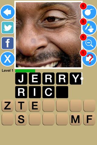 Zoom Out American Football Game Quiz Maestro screenshot 3