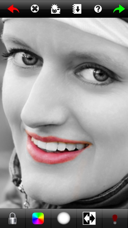 Illusion Hand Free - IllusionHand , add a splash of color to your photos !