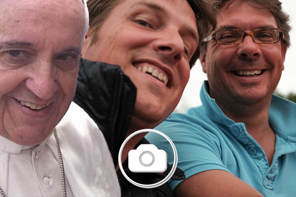 Pope Selfie screenshot 3