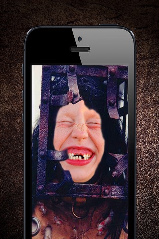 Scary Face in Hole - Put Your Face in Scaring  Ghost Photo Frames screenshot 2