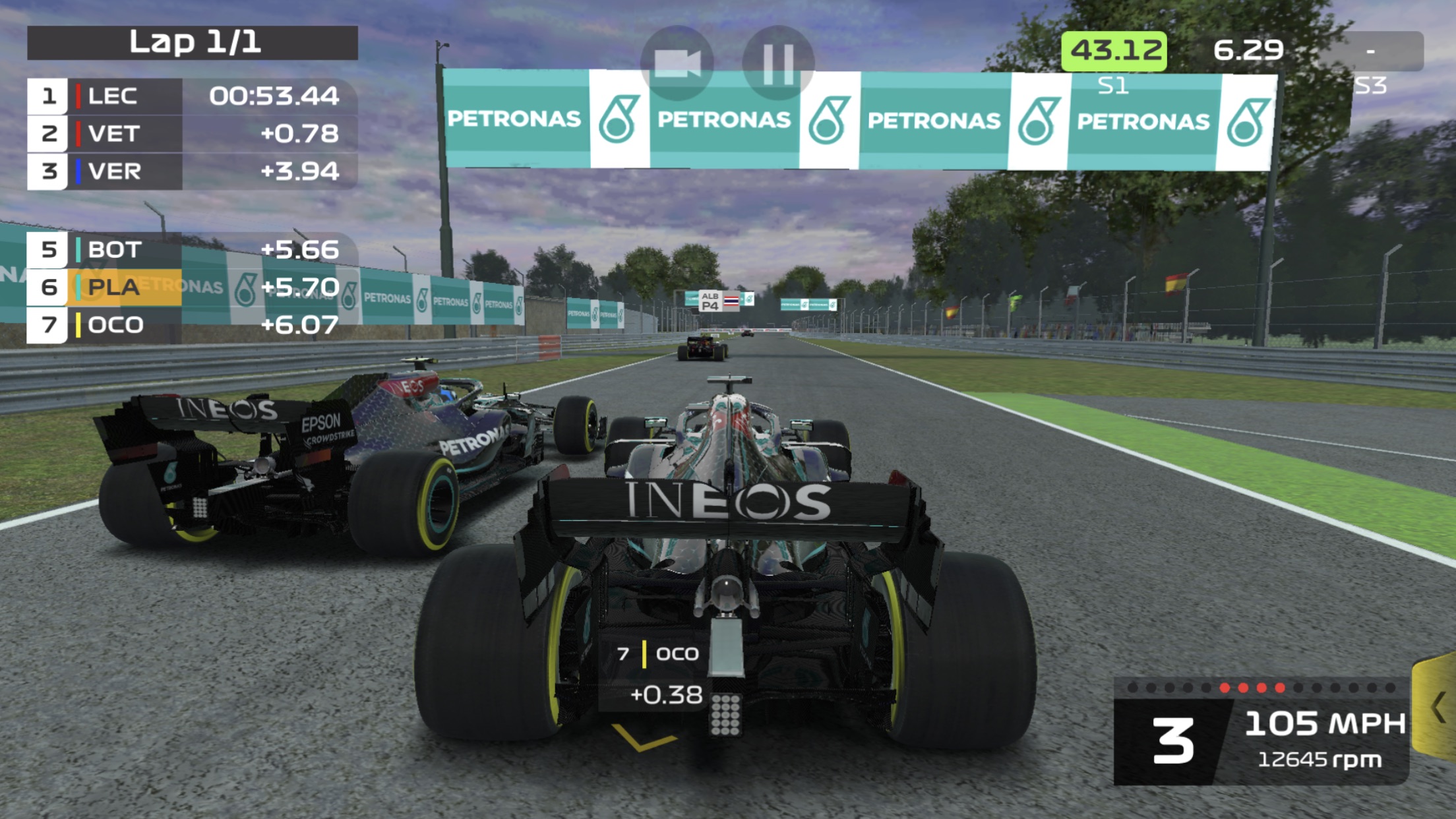 Screenshot do app F1 Mobile Racing