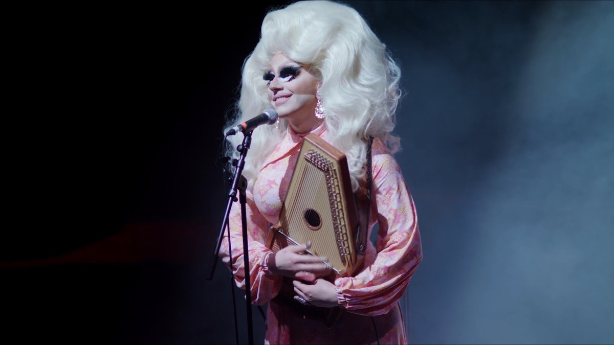 Trixie Mattel Moving Parts Apple Tv 8034