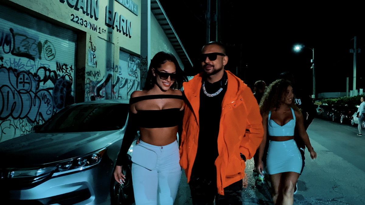 Inna feat sean paul up. Inna Sean Paul. Sean Paul клипы 2021. Поли клип. Sean клип 2000.