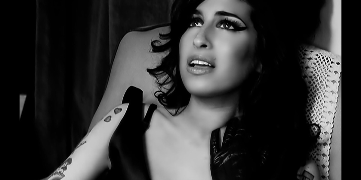 Back black песня amy winehouse. Эми Уайнхаус. Эми Уайнхаус и Блэк. Amy Winehouse 2006. Эмми вайн Хаус back to Black.