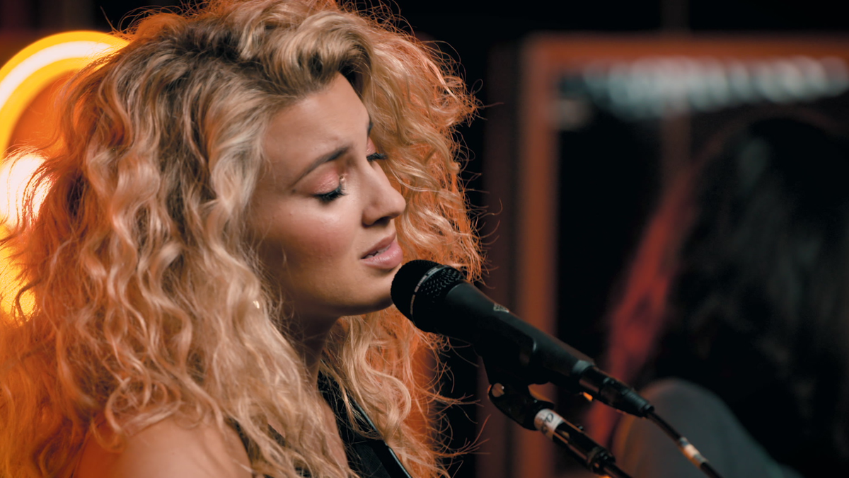 Язык тори. Тори Келли. Tori Kelly language.