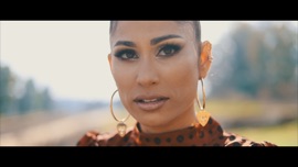 Pájaros Libres Antonia Pop in Spanish Music Video 2020 New Songs Albums Artists Singles Videos Musicians Remixes Image