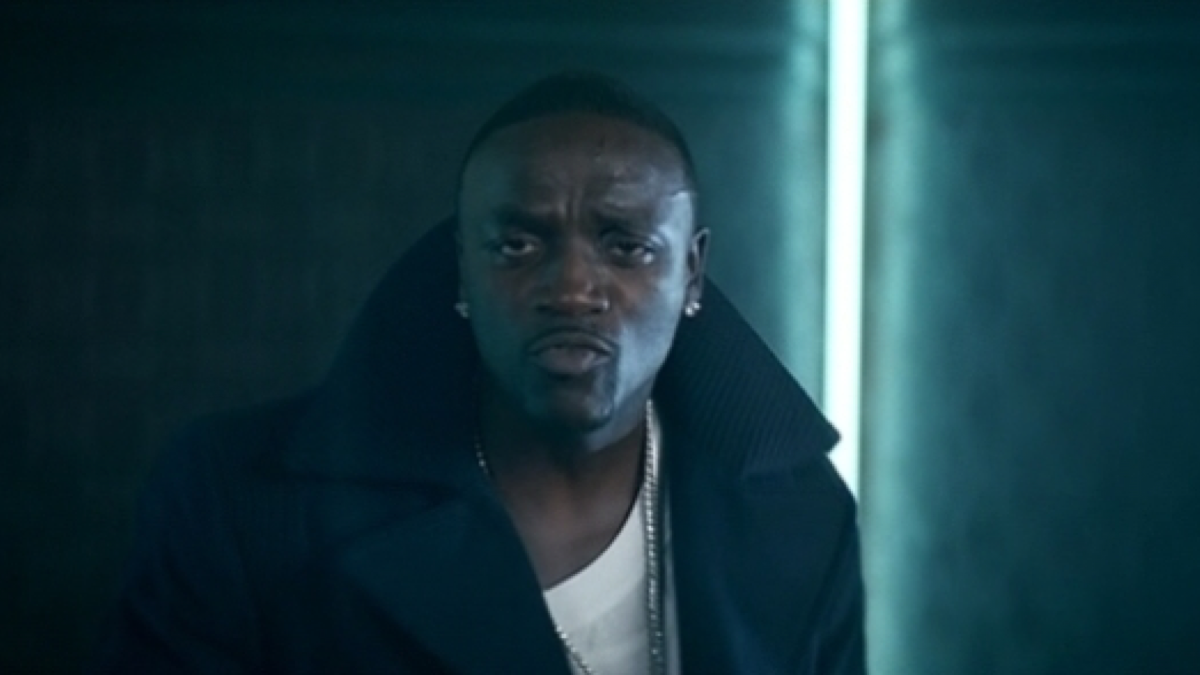 Akon Eminem. Smack that Эйкон. Akon ft Eminem Smack that. Akon Smack that album 2006. Smak that