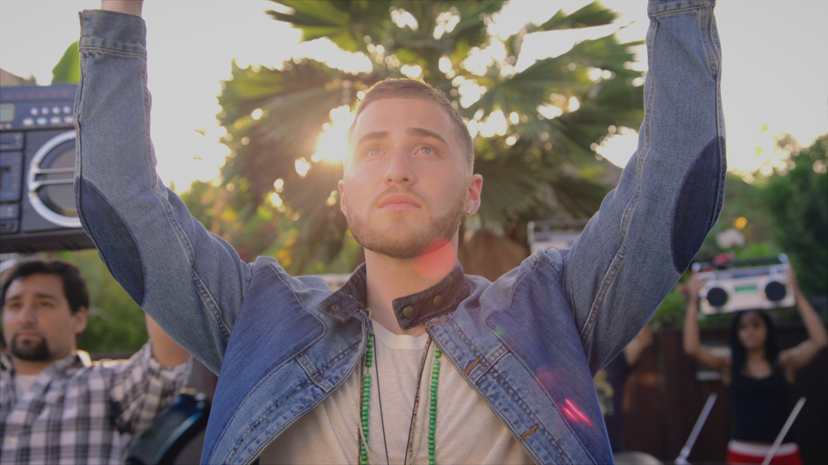 Майк видео. The way it used to be слушать. Mike Posner one foot out the Door Video.