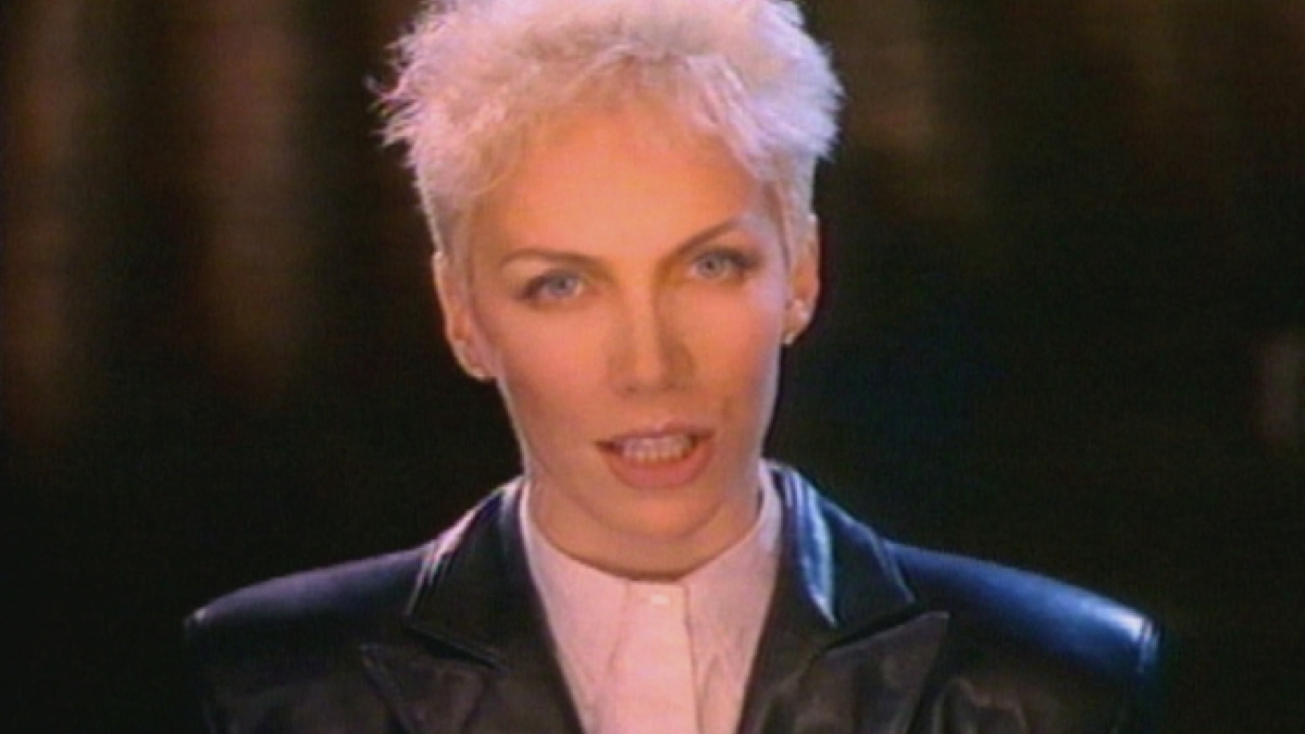 When will tomorrow. Солистка юритмикс. Eurythmics when tomorrow comes. Annie Lennox why. Юритмикс клипы смотреть.