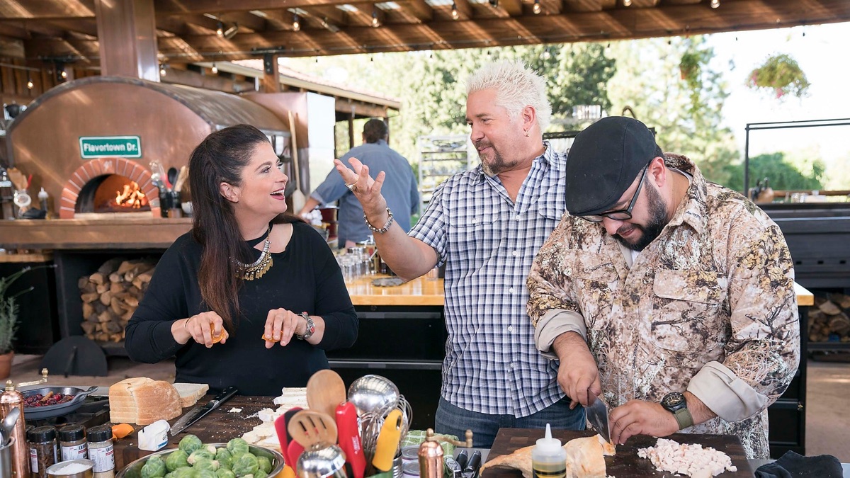 Friendsgiving - Guy's Ranch Kitchen (Season 1, Episode 1) | Apple TV