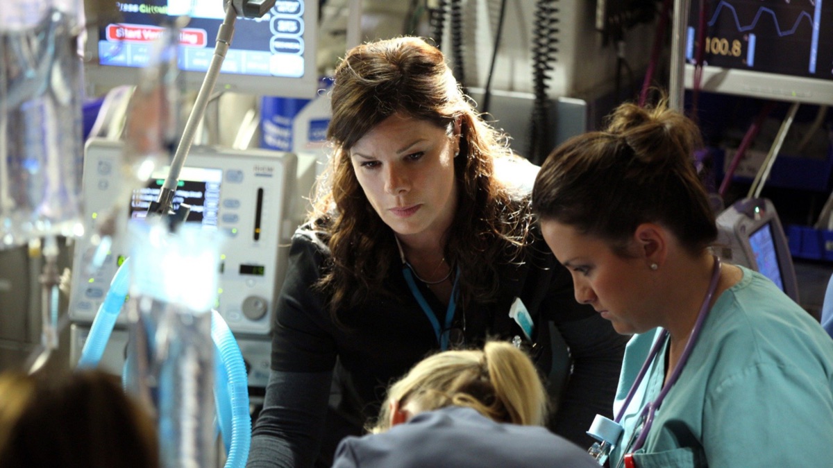 Buen Árbol - Code Black (Series 1, Episode 7) - Apple TV (SG)