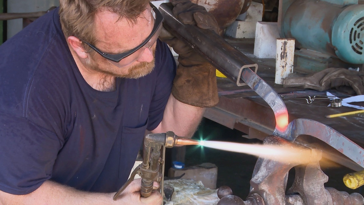 Deer Horn Knives in Fire (Season 4, Episode 2) Apple TV