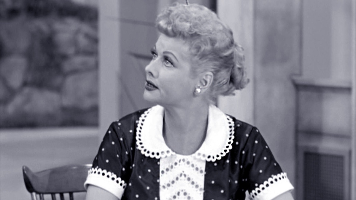 The Ricardos Dedicate a Statue - I Love Lucy (Season 6, Episode 27