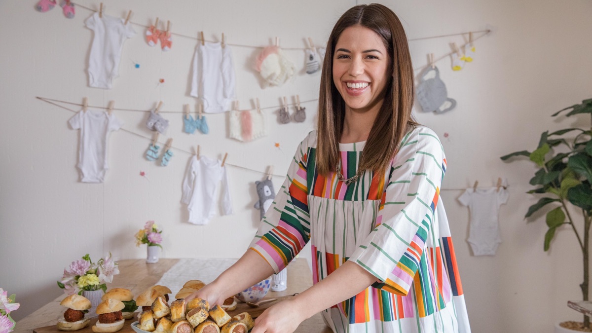 Baby Shower Girl Meets Farm (Season 1, Episode 3) Apple TV