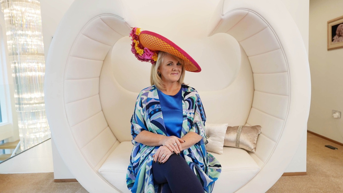 Sally Lindsay's Posh Weekends - Apple TV (UK)