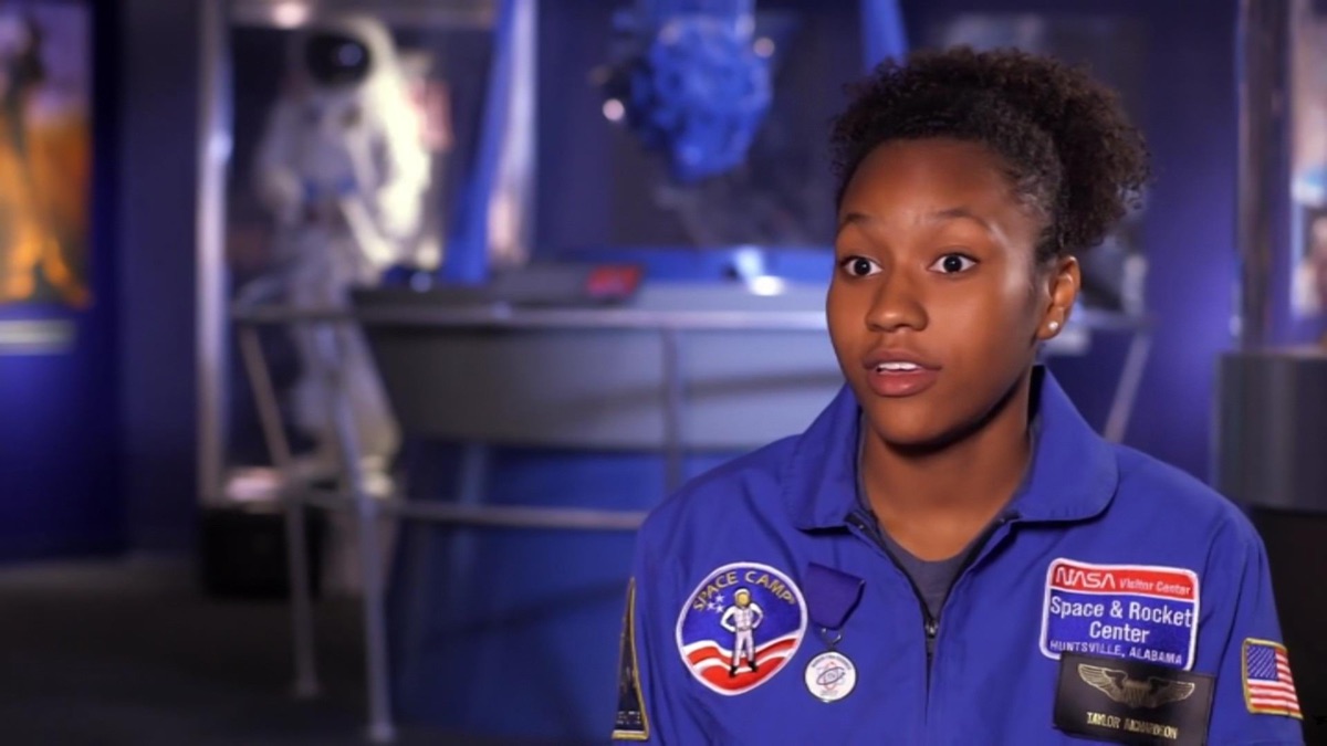 Students of Space - Xploration Outer Space (Season 4, Episode 14 ...